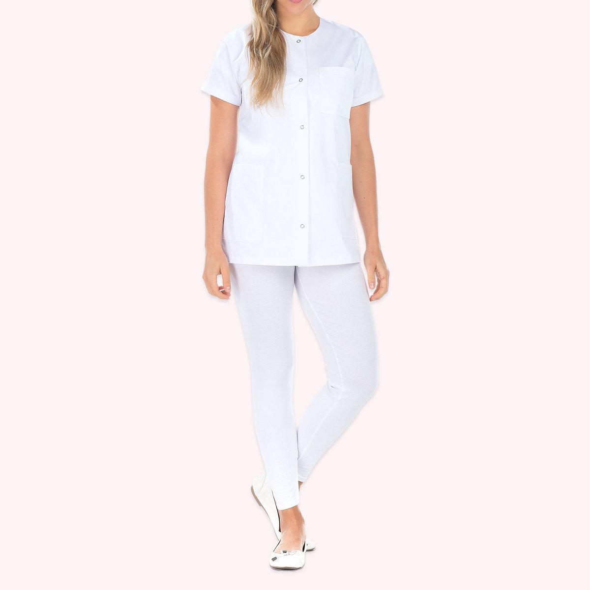 Tunique médicale femme, manches courtes, col rond.